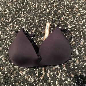 SKIMS Wireless Form Push-Up Plunge Bra